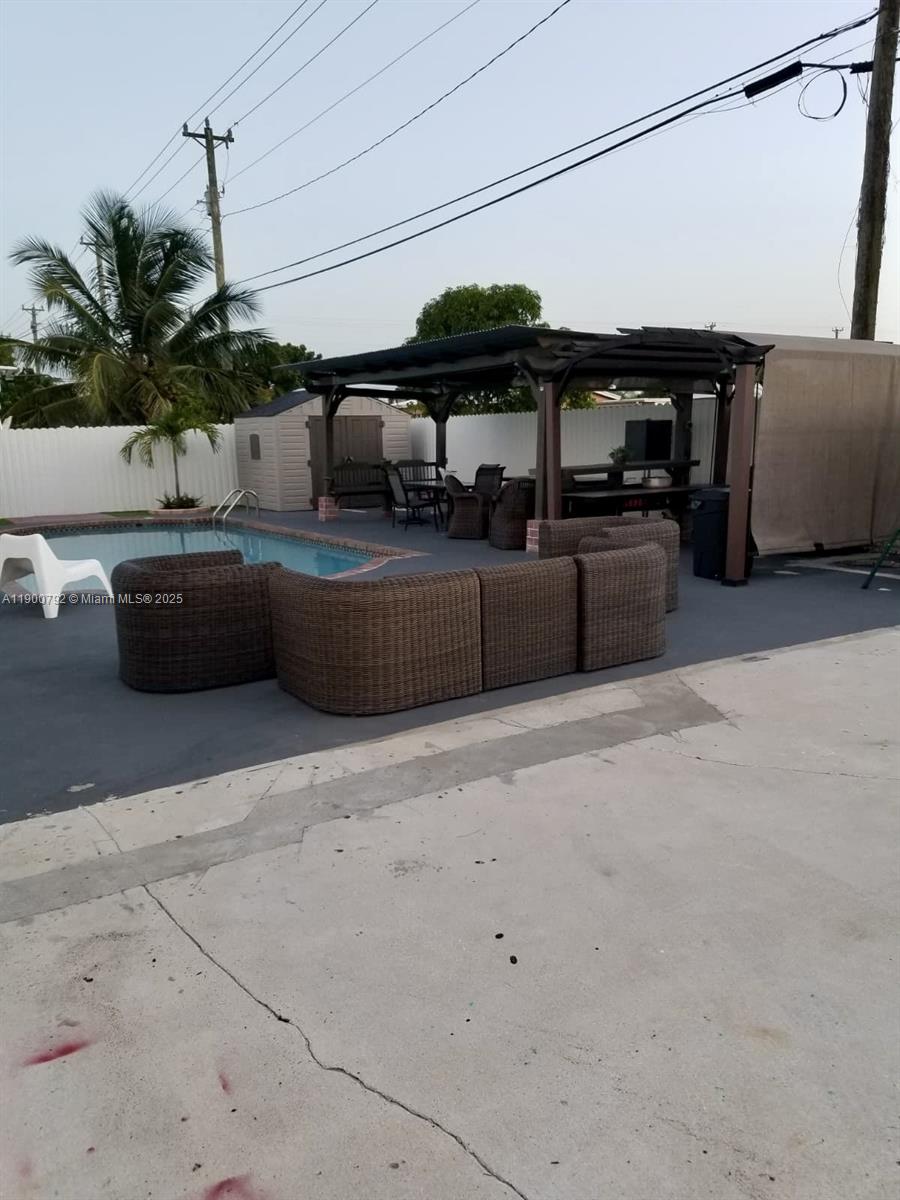 WESTWOOD LAKE - Residential Lease