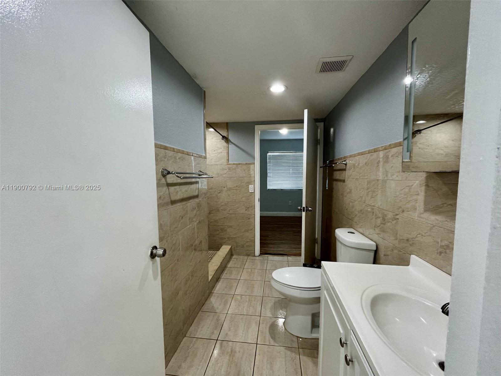 WESTWOOD LAKE - Residential Lease