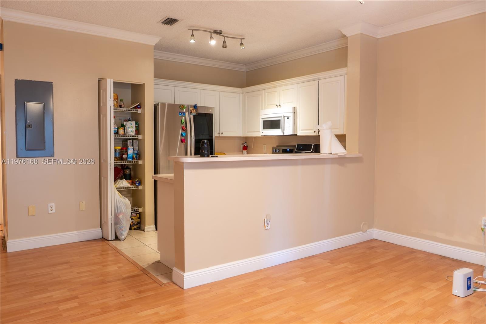 TOWNGATE CONDO ELEVEN - Residential
