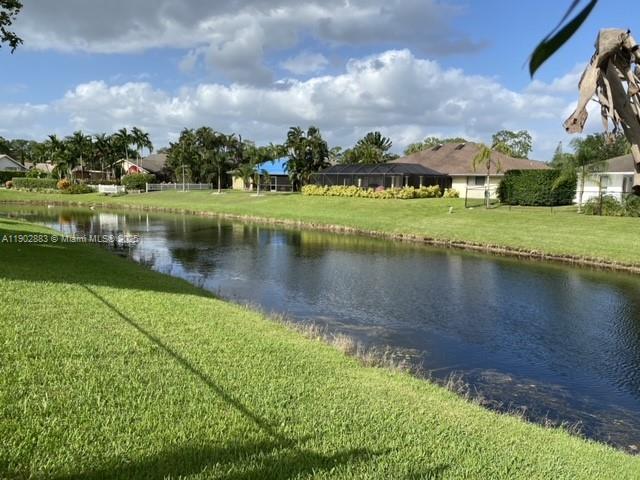 SUGAR POND MANOR OF WELLI - Residential Lease