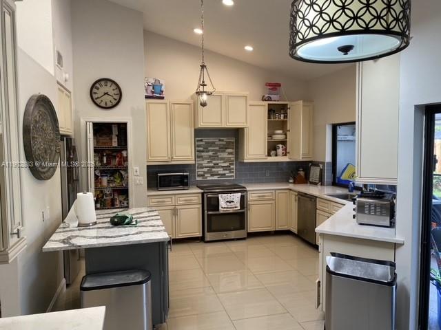 SUGAR POND MANOR OF WELLI - Residential Lease