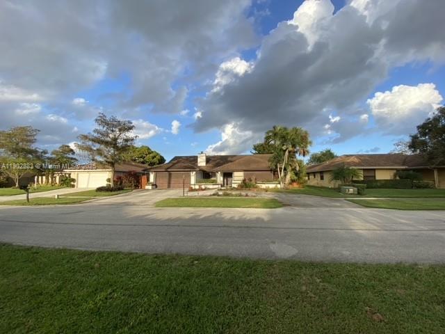 SUGAR POND MANOR OF WELLI - Residential Lease