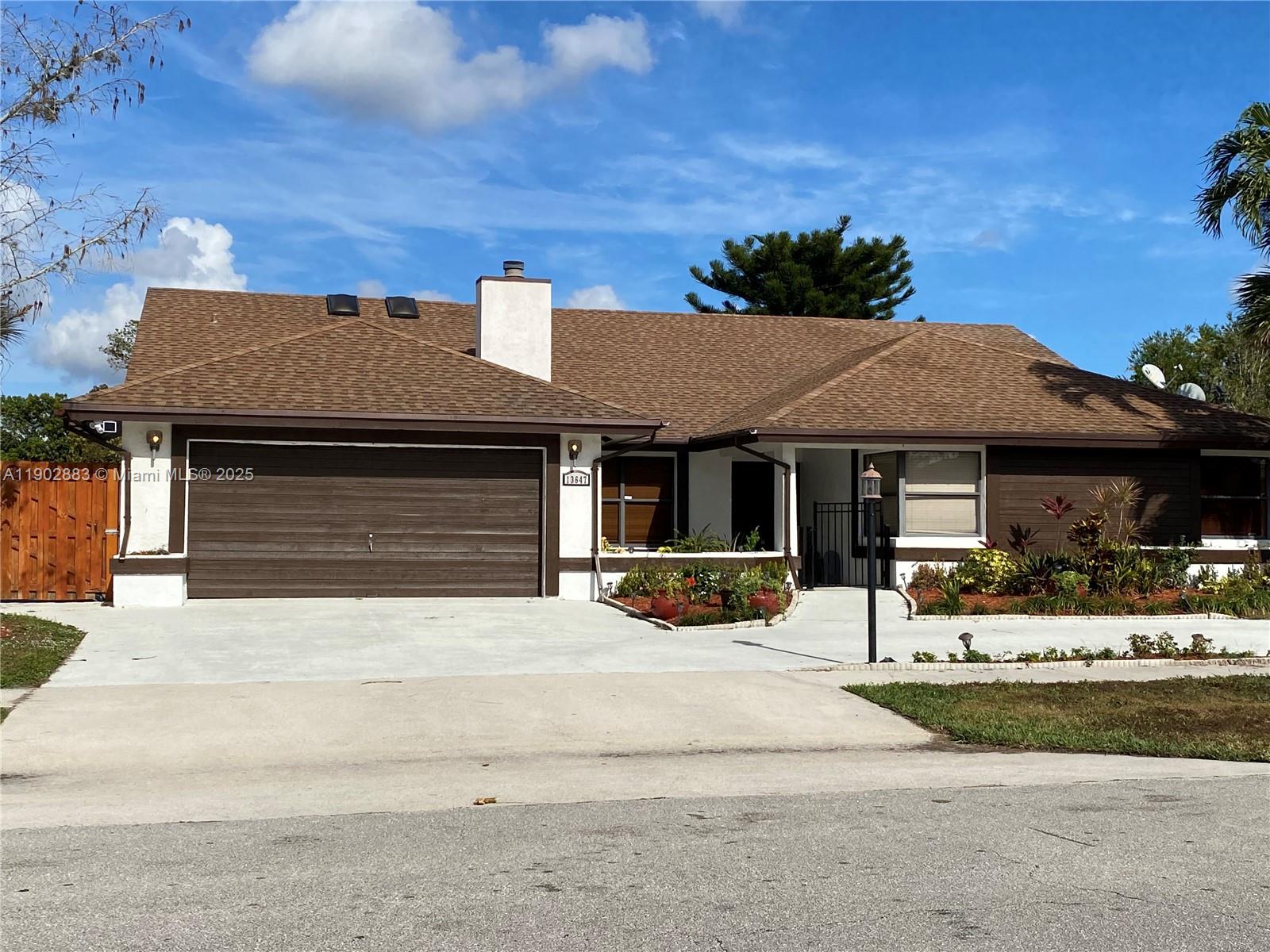 SUGAR POND MANOR OF WELLI - Residential Lease