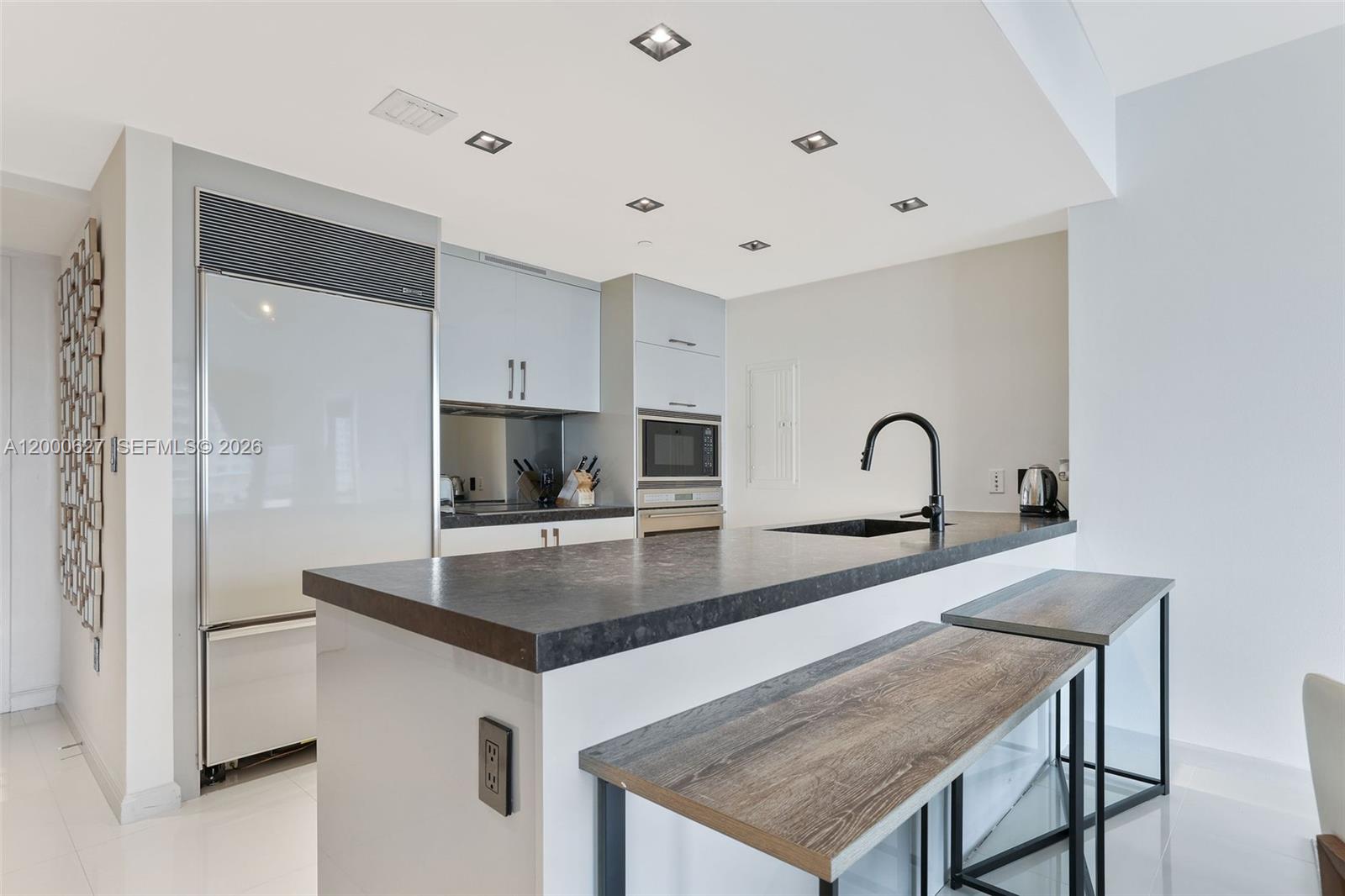 ICONBRICKELL CONDO NO 1 - Residential Lease