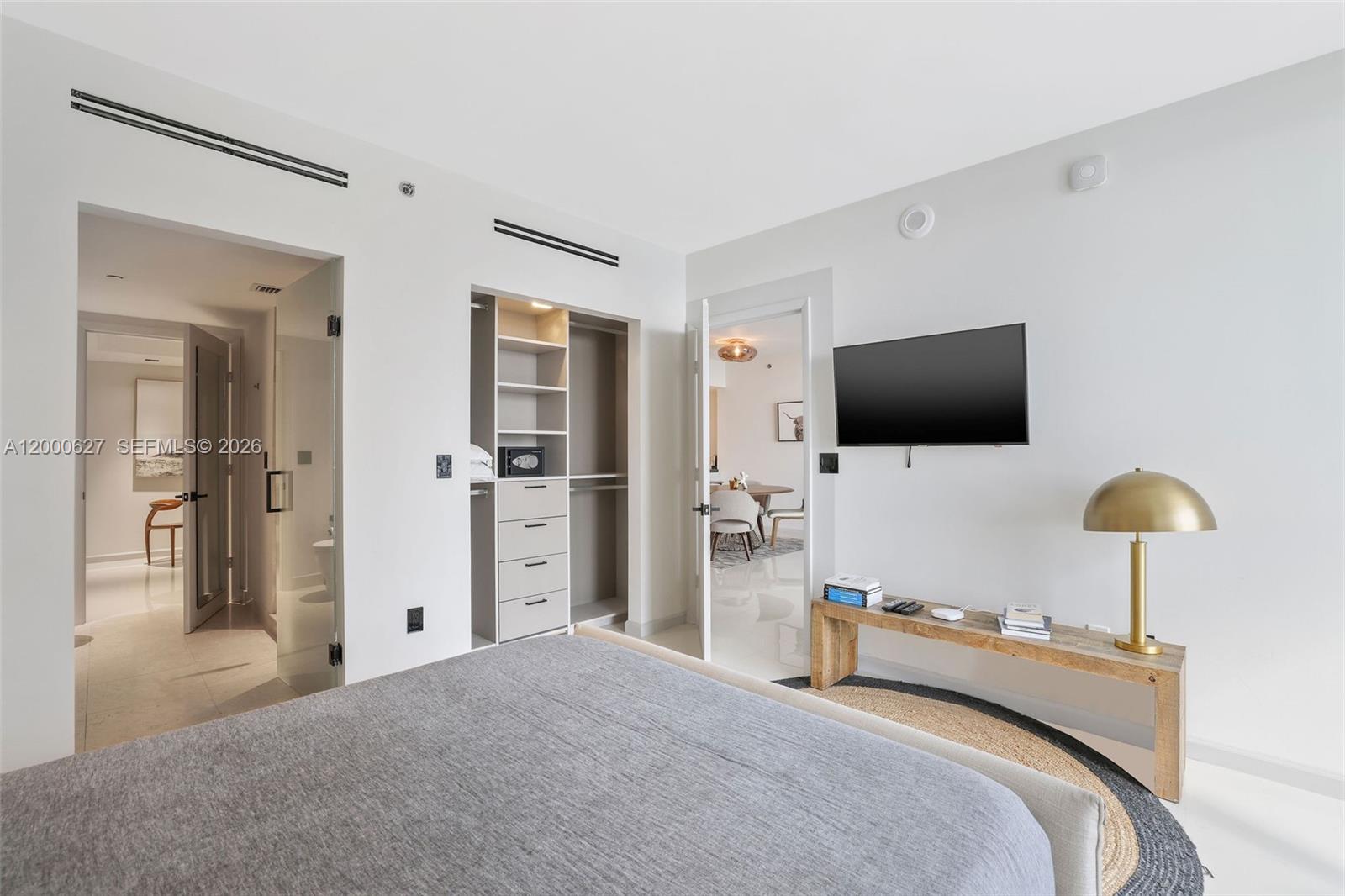 ICONBRICKELL CONDO NO 1 - Residential Lease