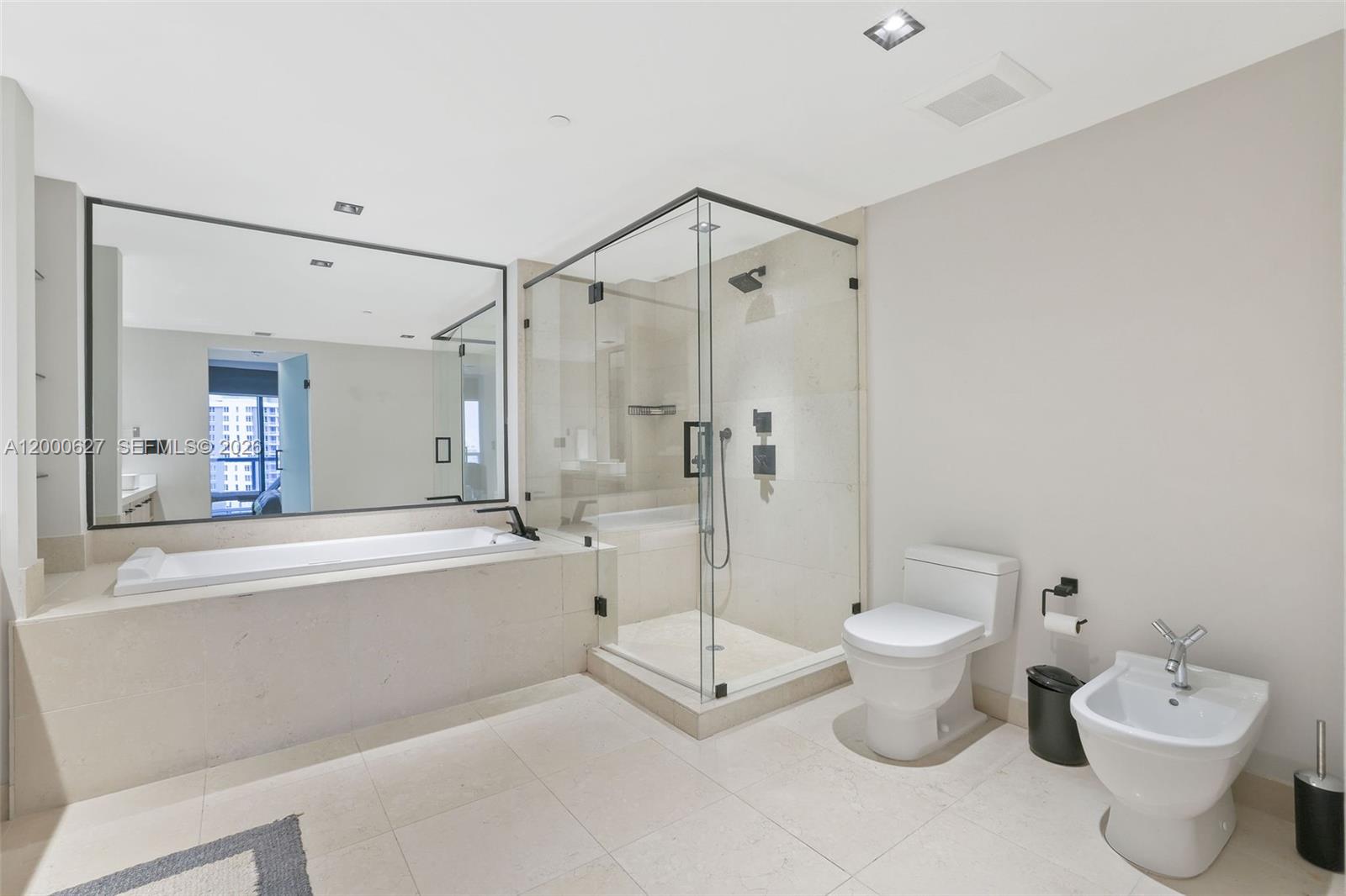 ICONBRICKELL CONDO NO 1 - Residential Lease