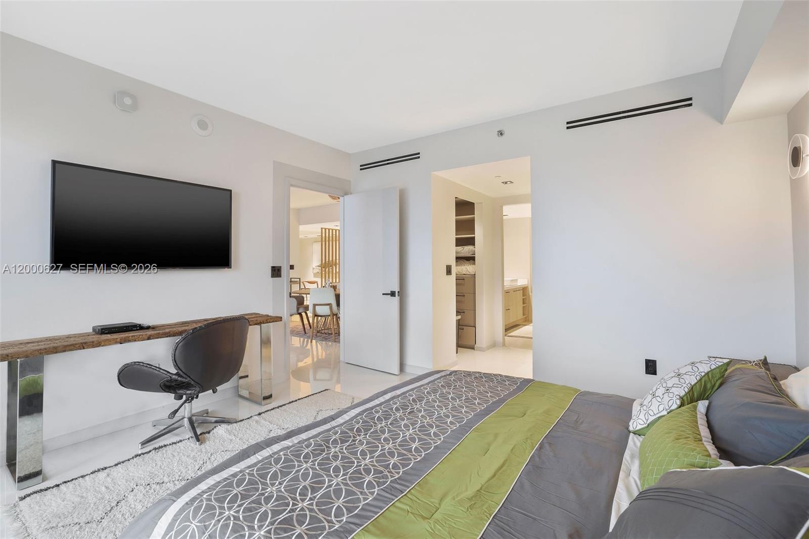 ICONBRICKELL CONDO NO 1 - Residential Lease