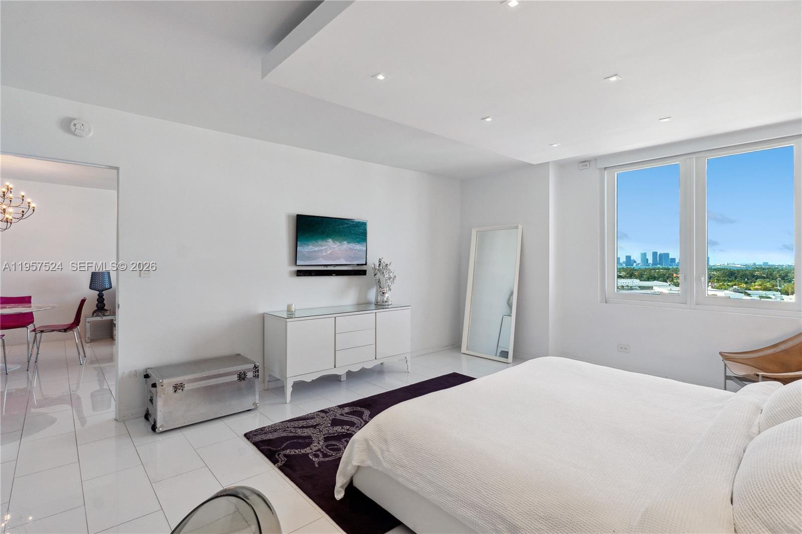 2301 Collins Ave 1234