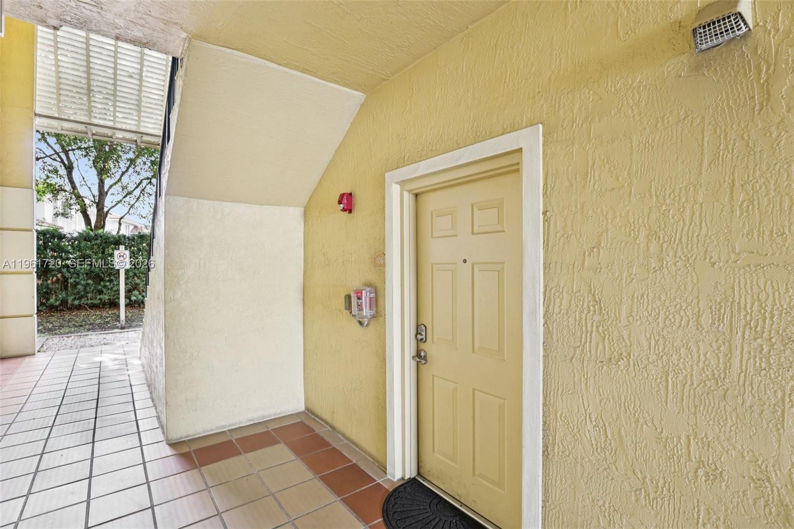 PALM GARDENS AT DORAL CON - Residential