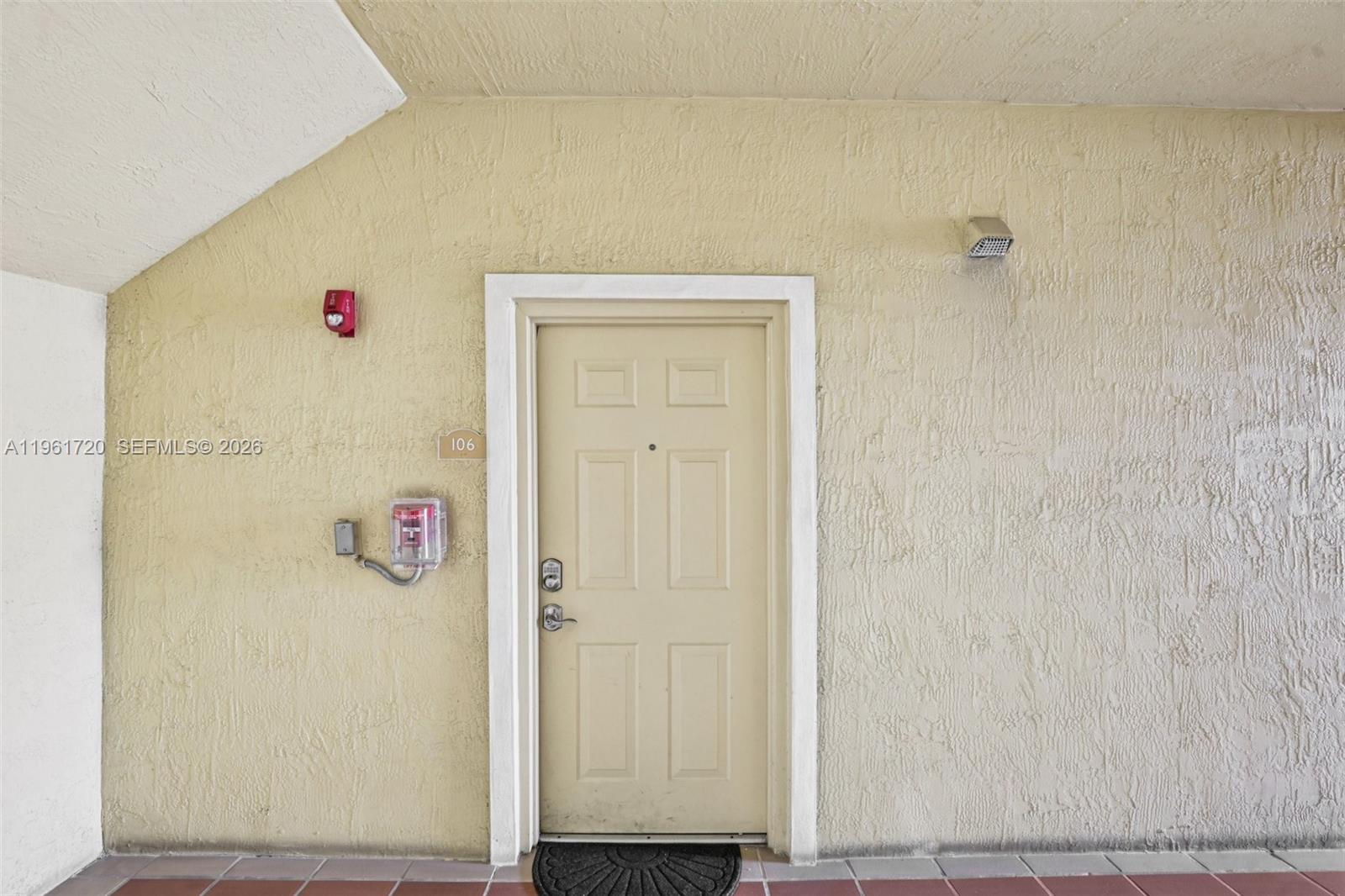 PALM GARDENS AT DORAL CON - Residential