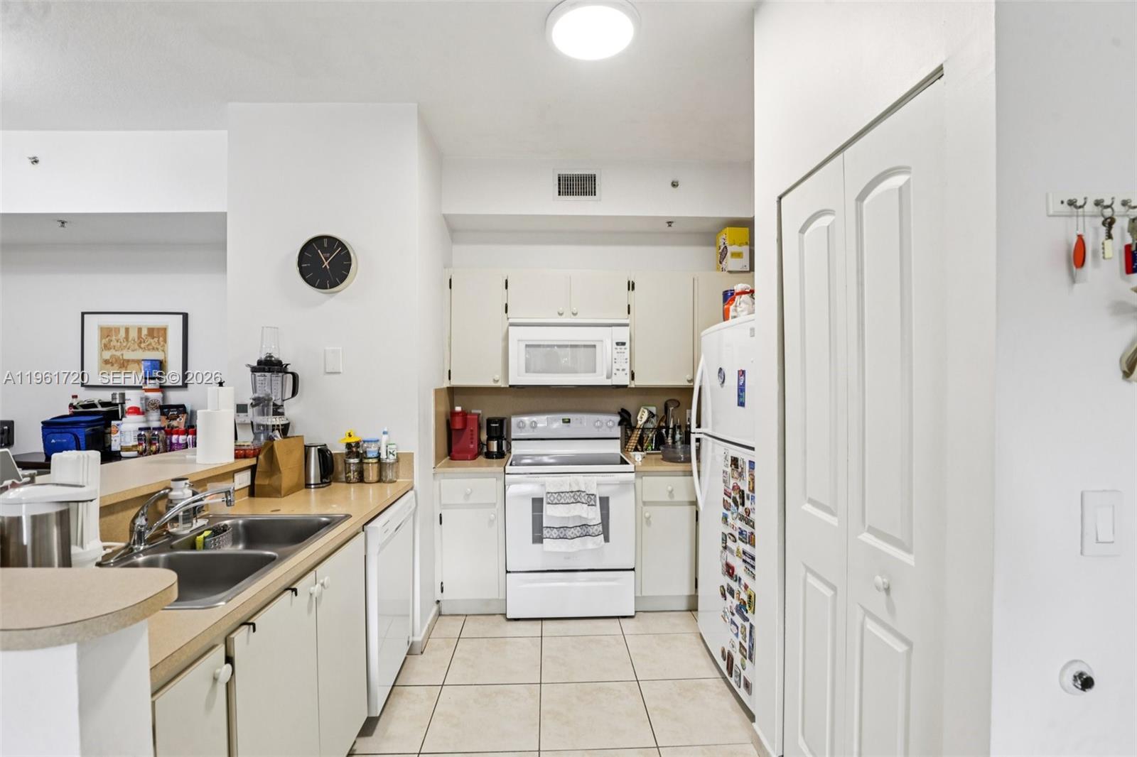 PALM GARDENS AT DORAL CON - Residential