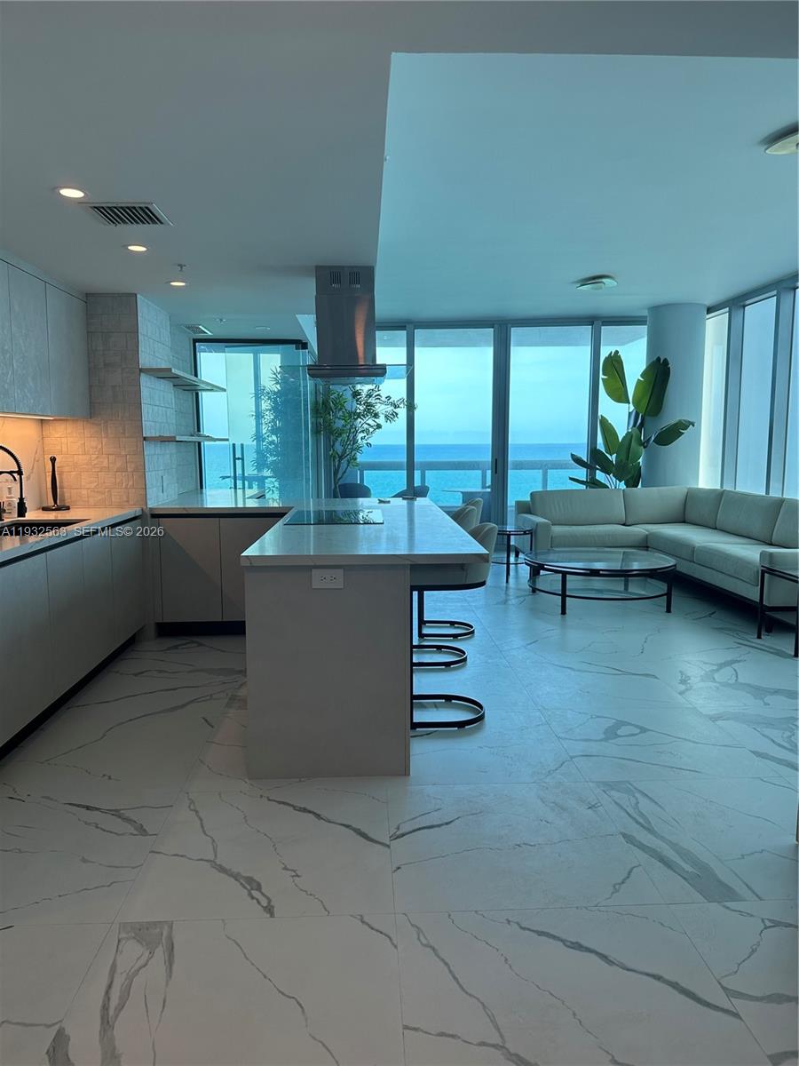 NORTH CARILLON BEACH COND - Residential