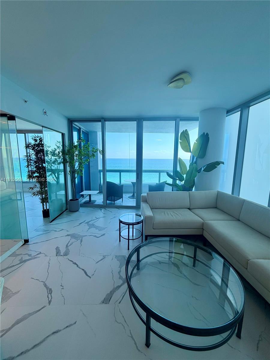 NORTH CARILLON BEACH COND - Residential