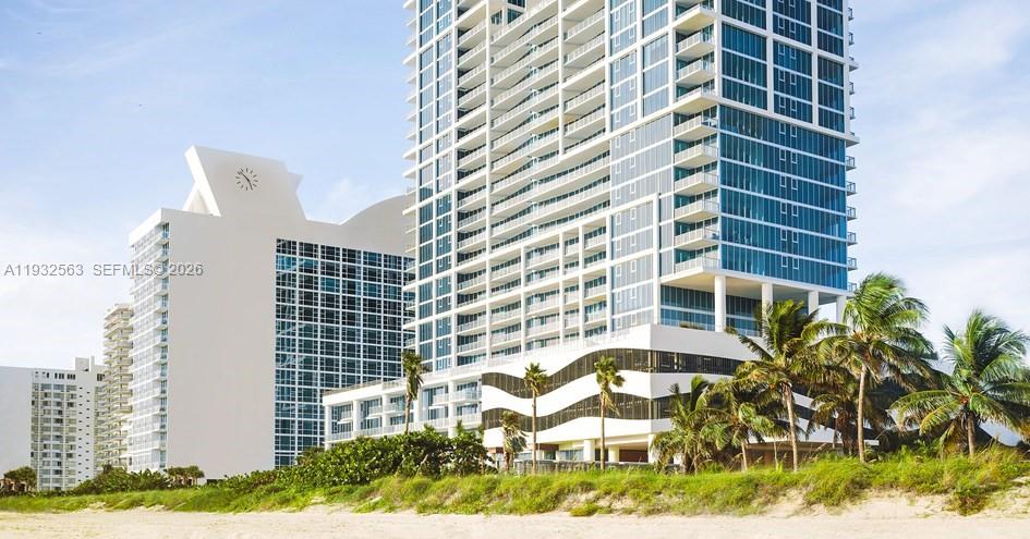 NORTH CARILLON BEACH COND - Residential