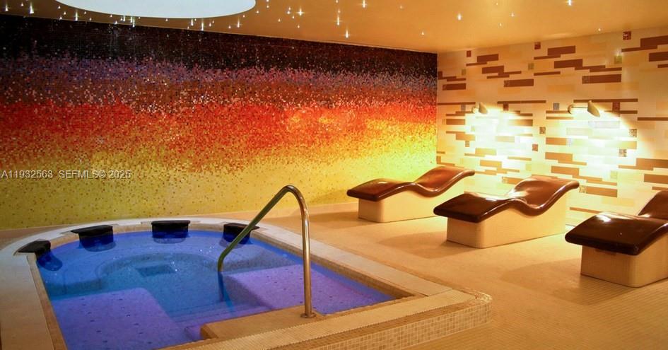 NORTH CARILLON BEACH COND - Residential