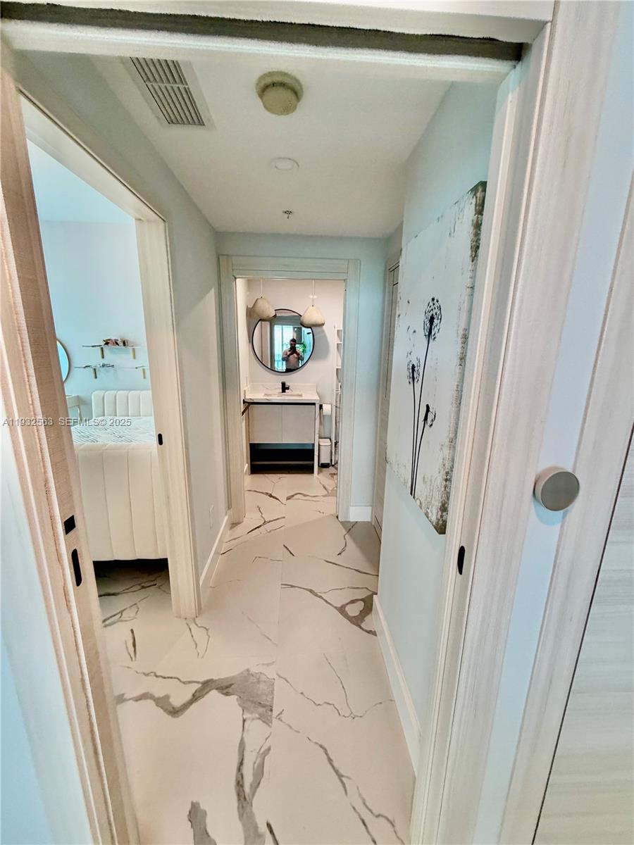 6899 Collins Ave 1008