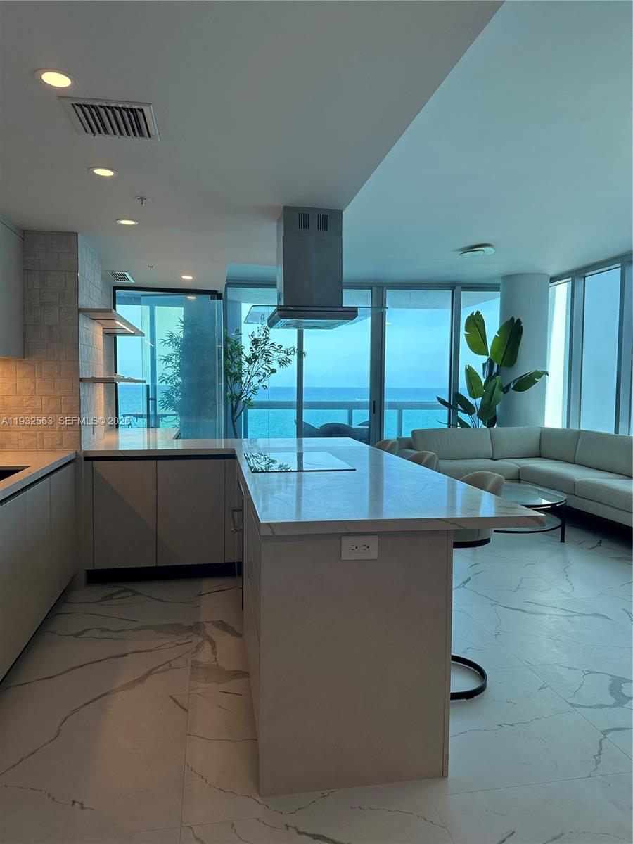NORTH CARILLON BEACH COND - Residential