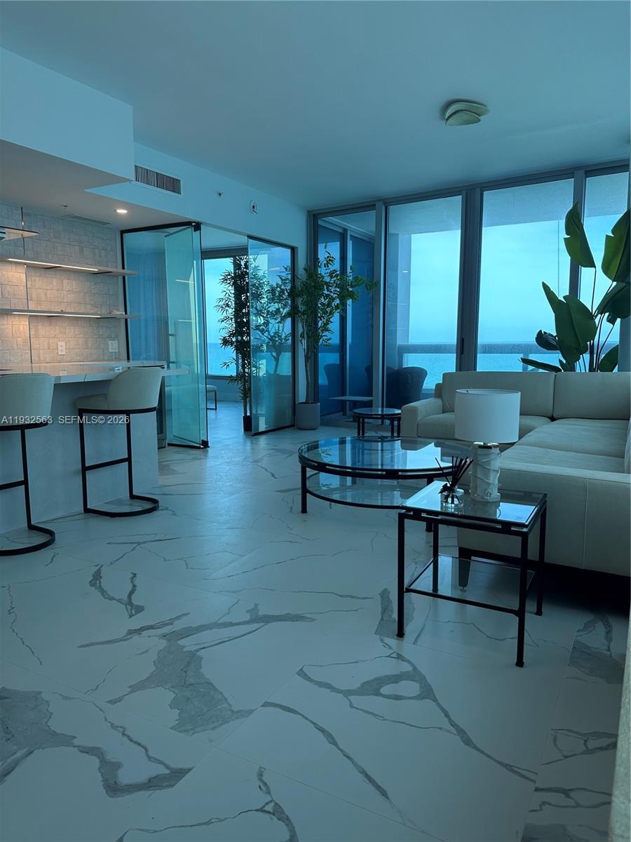 NORTH CARILLON BEACH COND - Residential