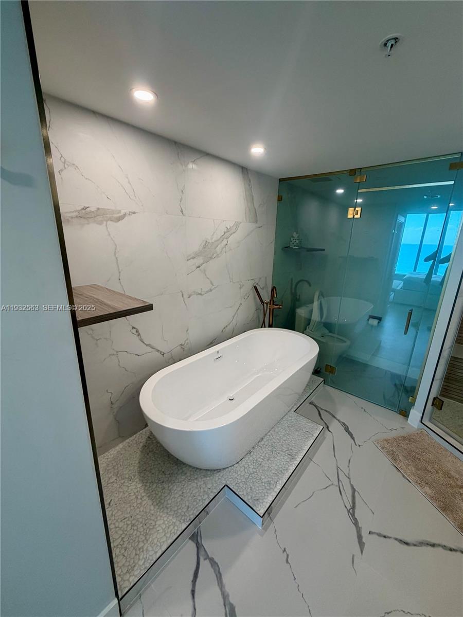 NORTH CARILLON BEACH COND - Residential