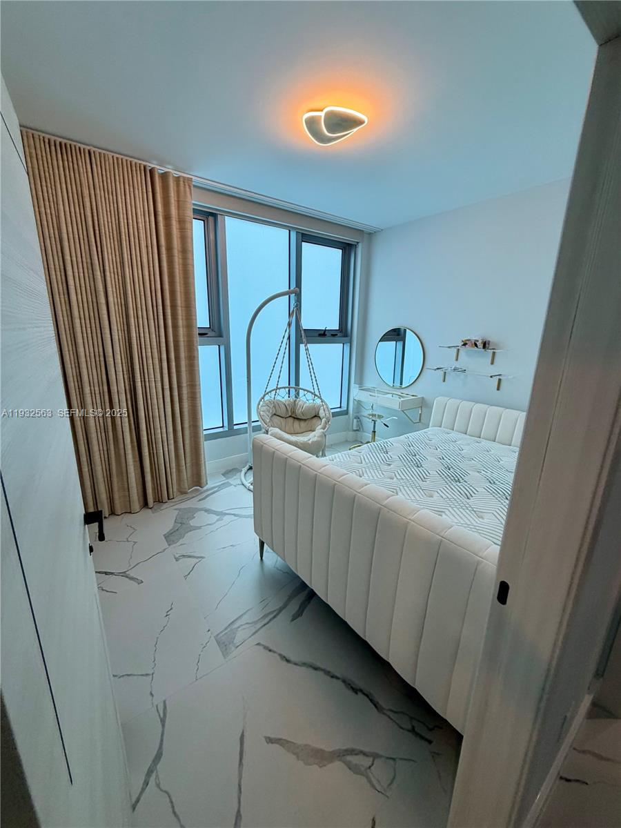 6899 Collins Ave 1008