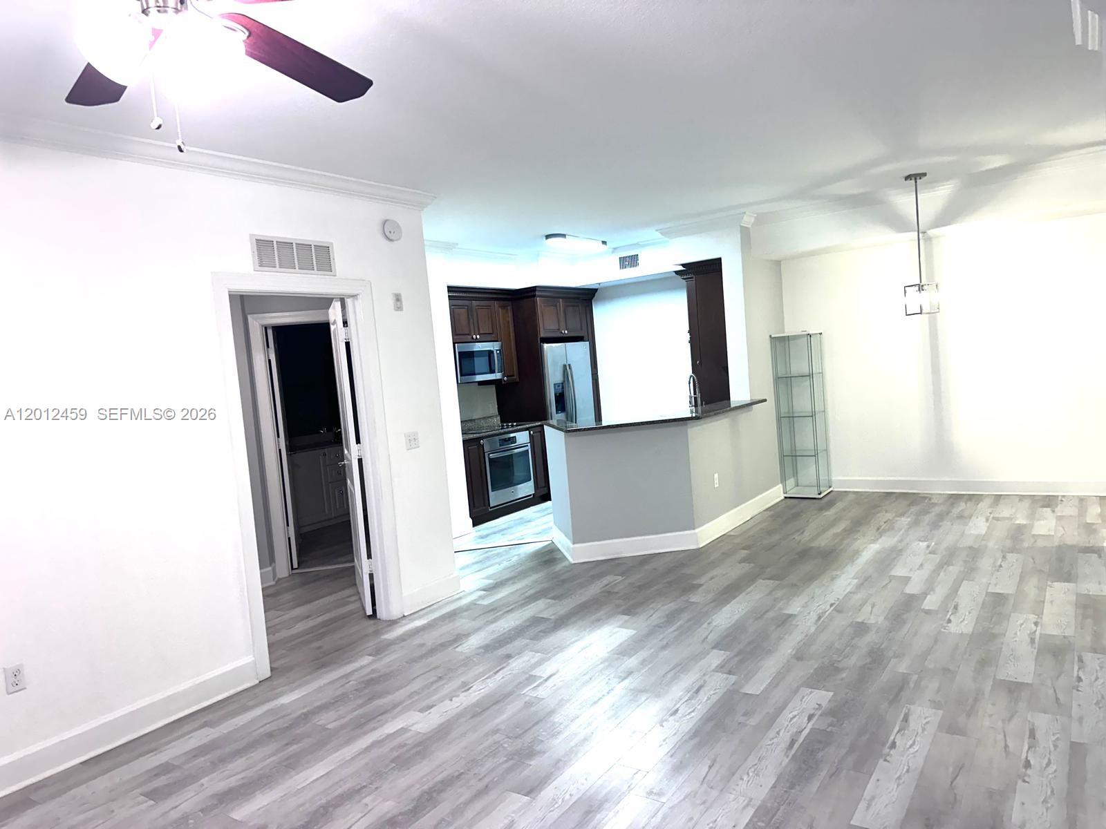 VIZCAYA LAKES CONDO - Residential Lease