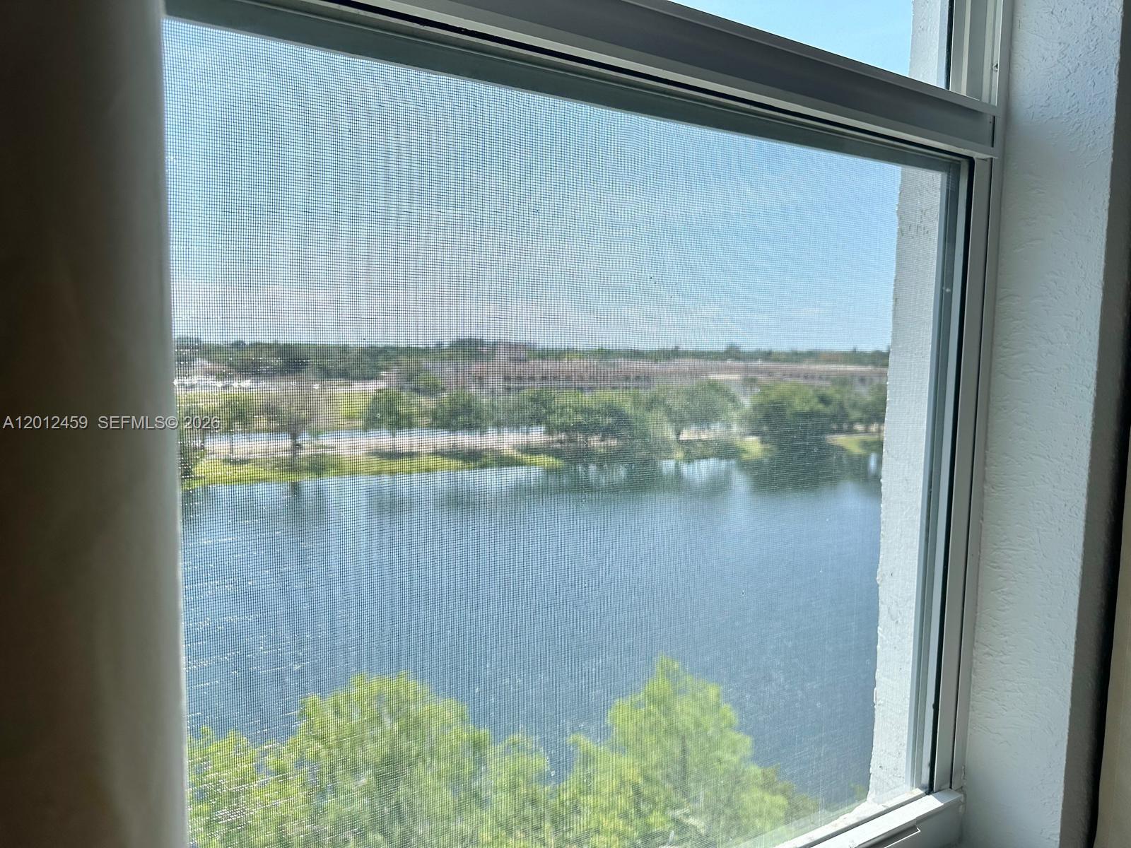 VIZCAYA LAKES CONDO - Residential Lease