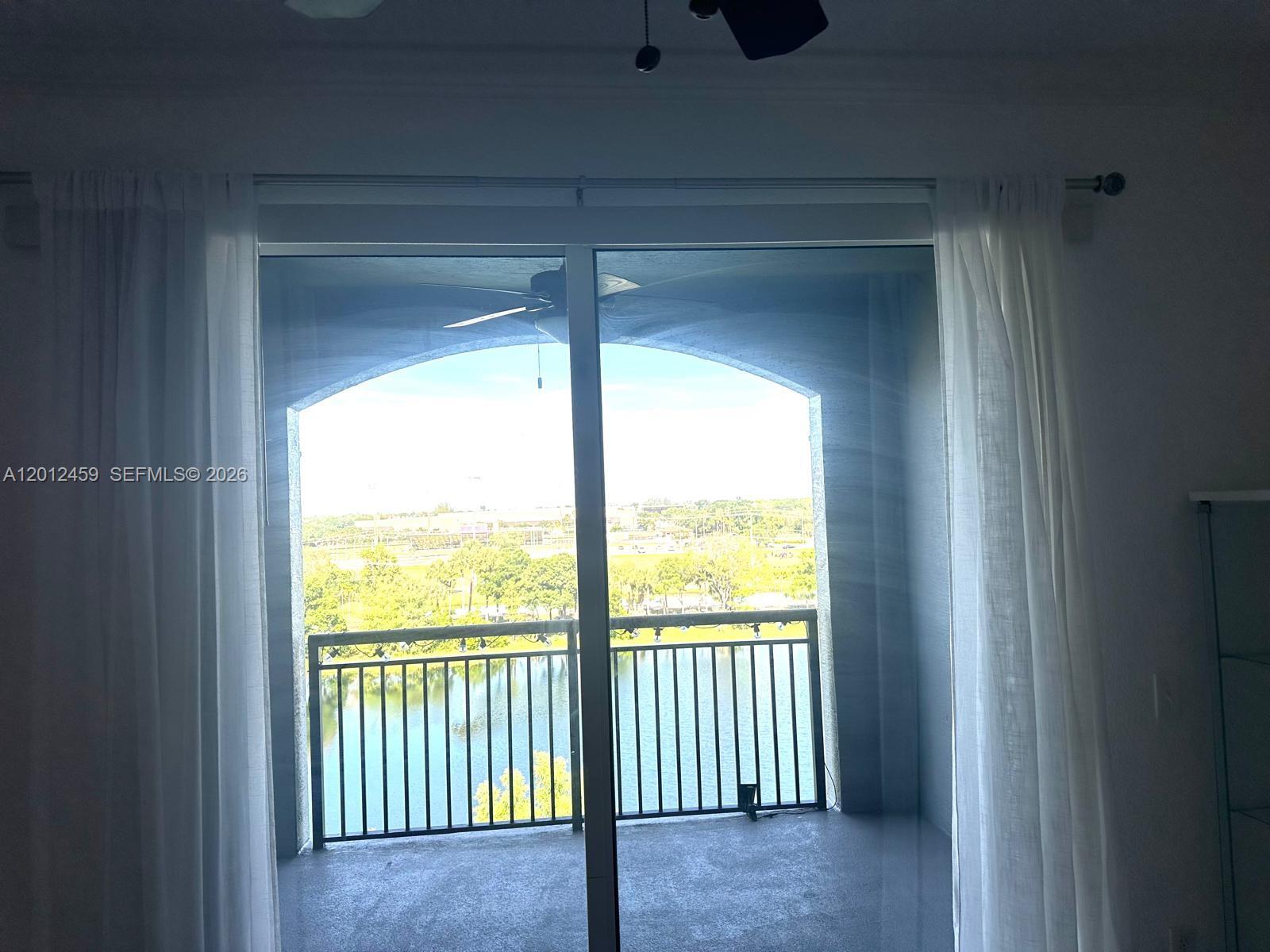VIZCAYA LAKES CONDO - Residential Lease
