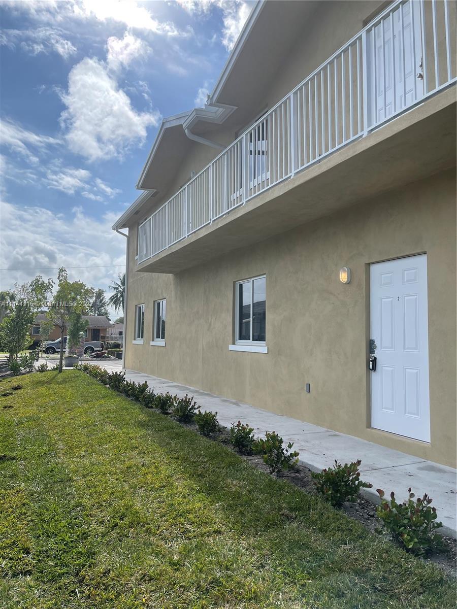 HOLLYWOOD PARK - Residential Lease