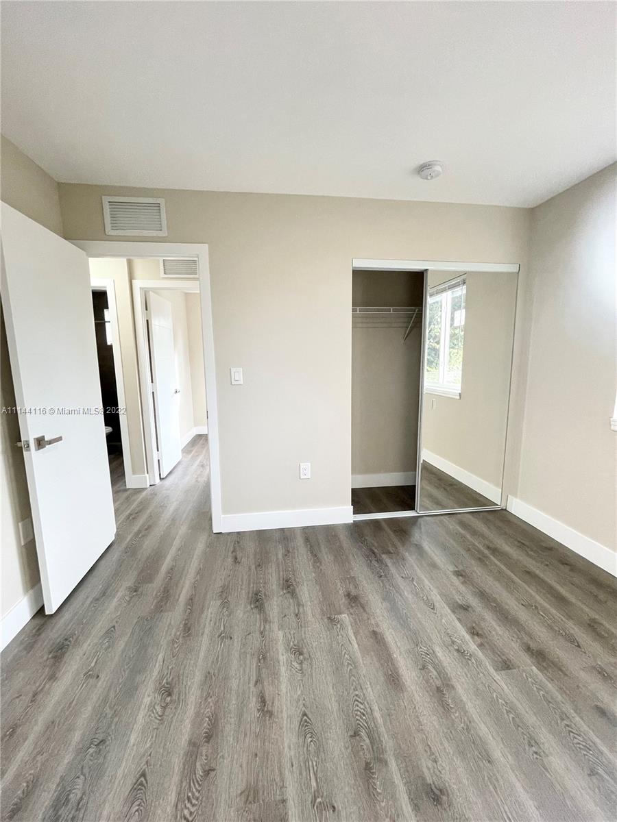 HOLLYWOOD PARK - Residential Lease