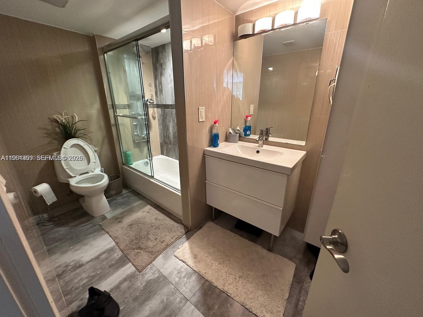 WINSTON TOWERS 600 CONDO - Residential