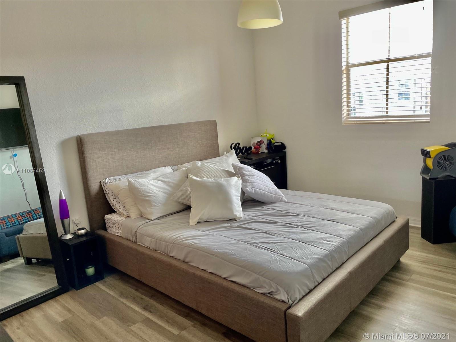 CORONADO AT DORAL IX COND - Residential