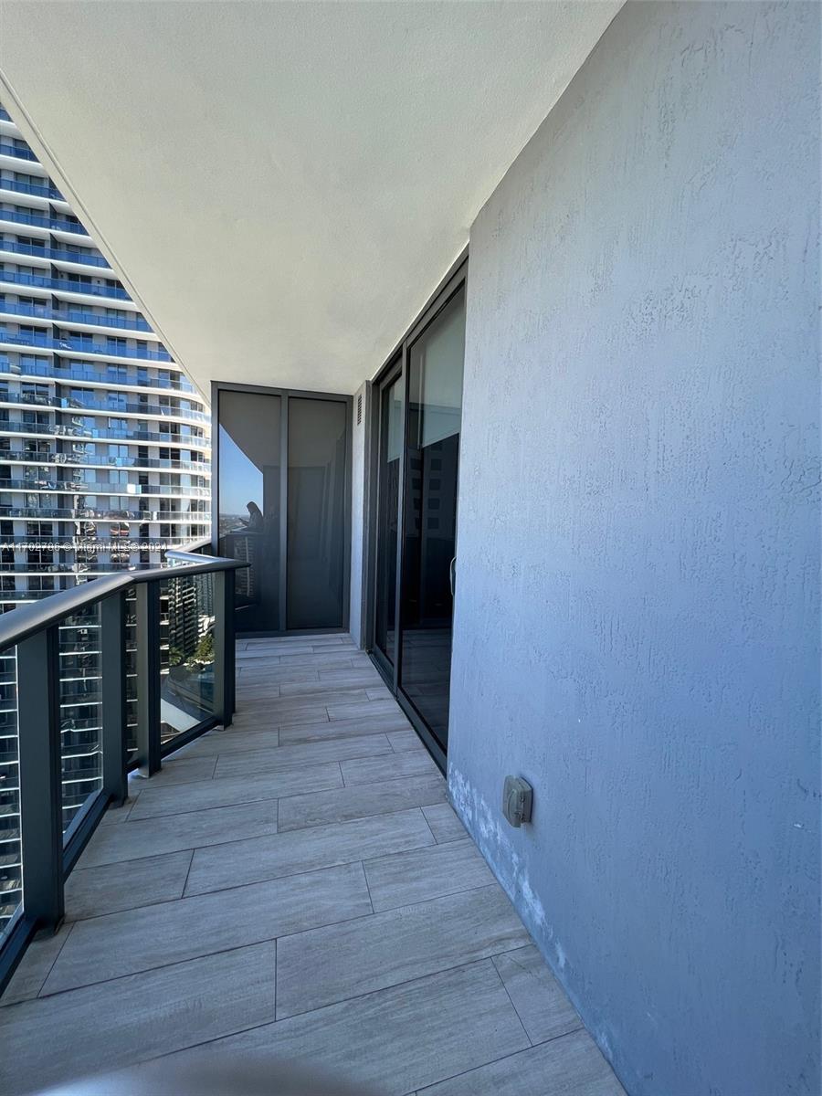 BRICKELL HEIGHTS EAST CON - Residential Lease