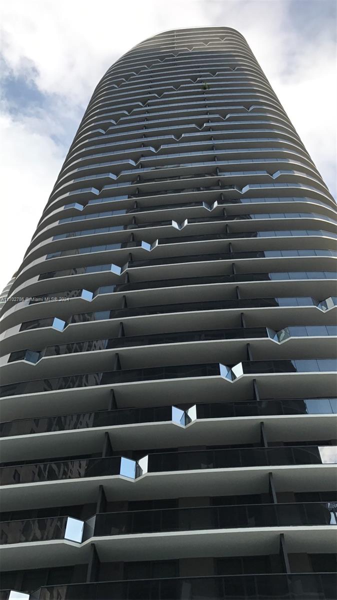 BRICKELL HEIGHTS EAST CON - Residential Lease