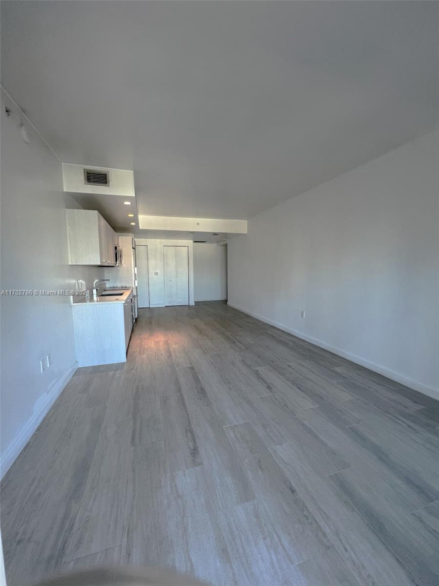 BRICKELL HEIGHTS EAST CON - Residential Lease