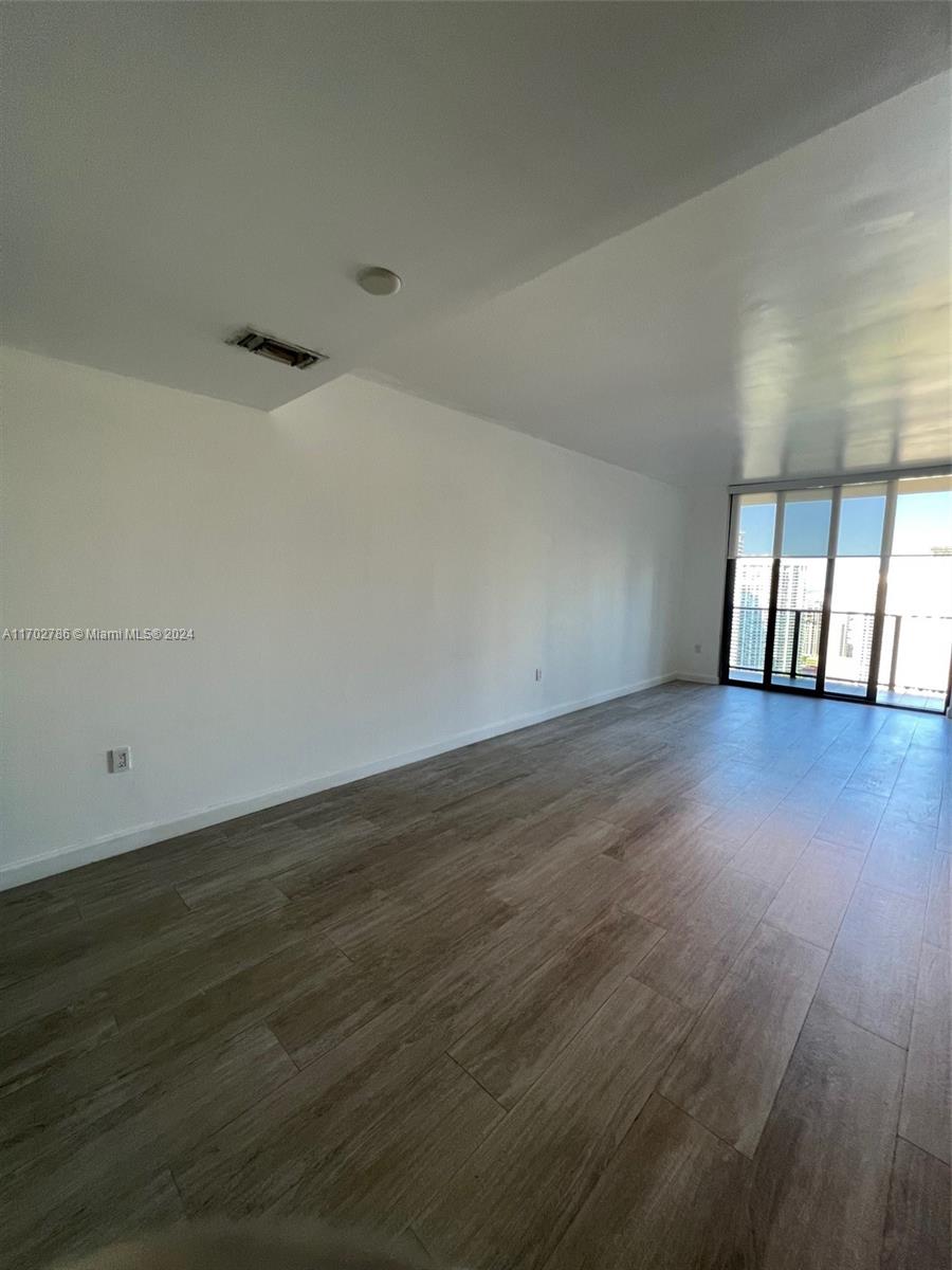 BRICKELL HEIGHTS EAST CON - Residential Lease