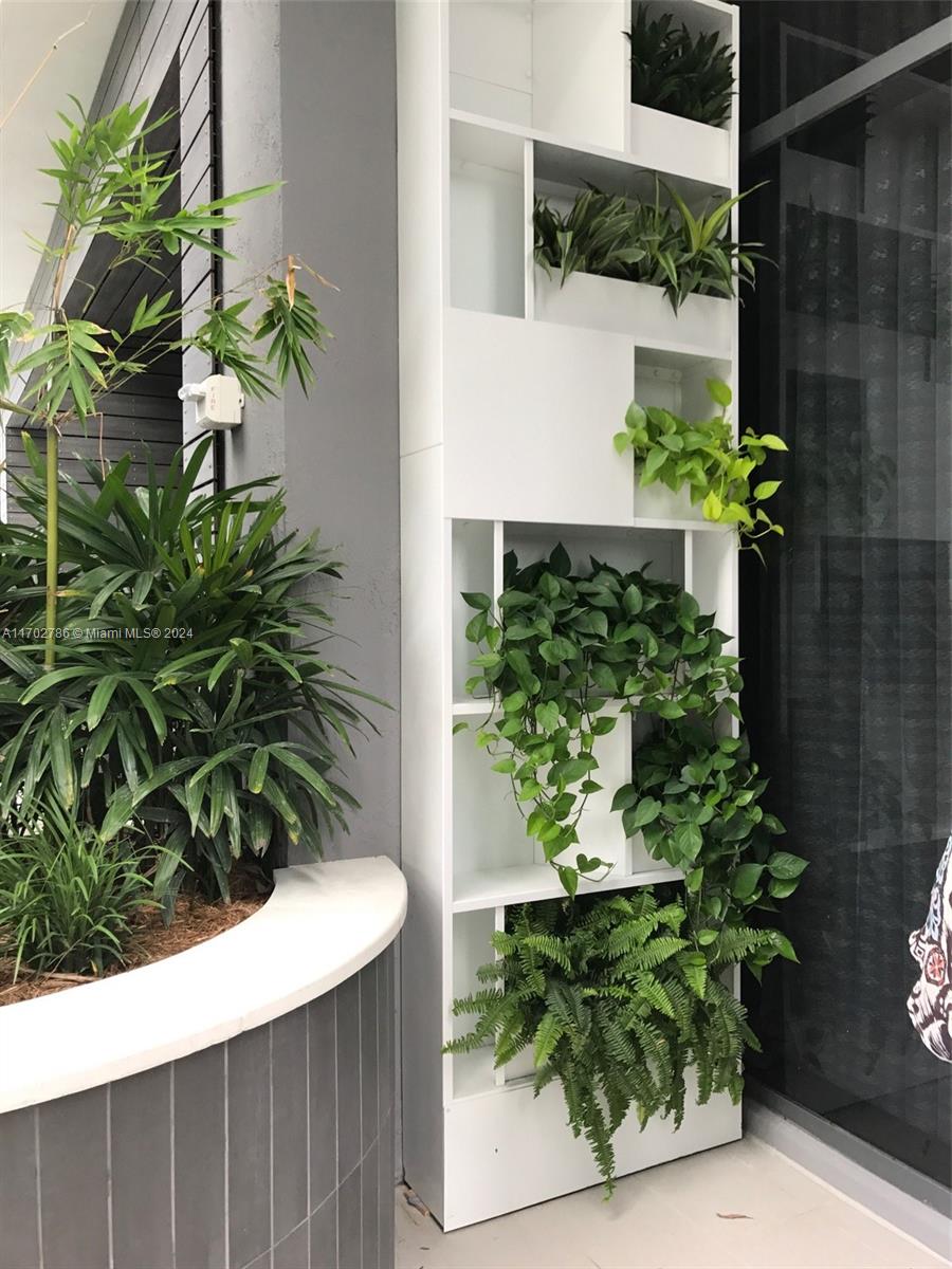 BRICKELL HEIGHTS EAST CON - Residential Lease