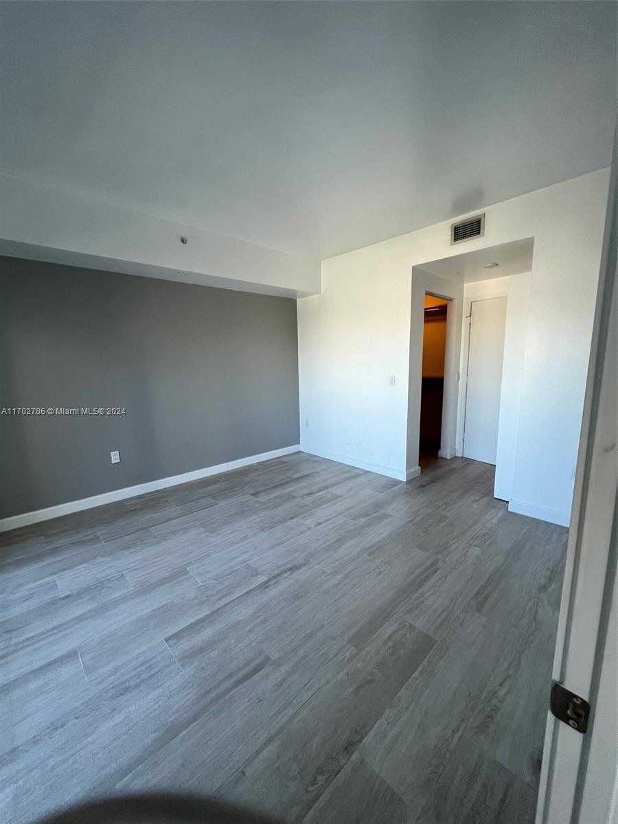 BRICKELL HEIGHTS EAST CON - Residential Lease