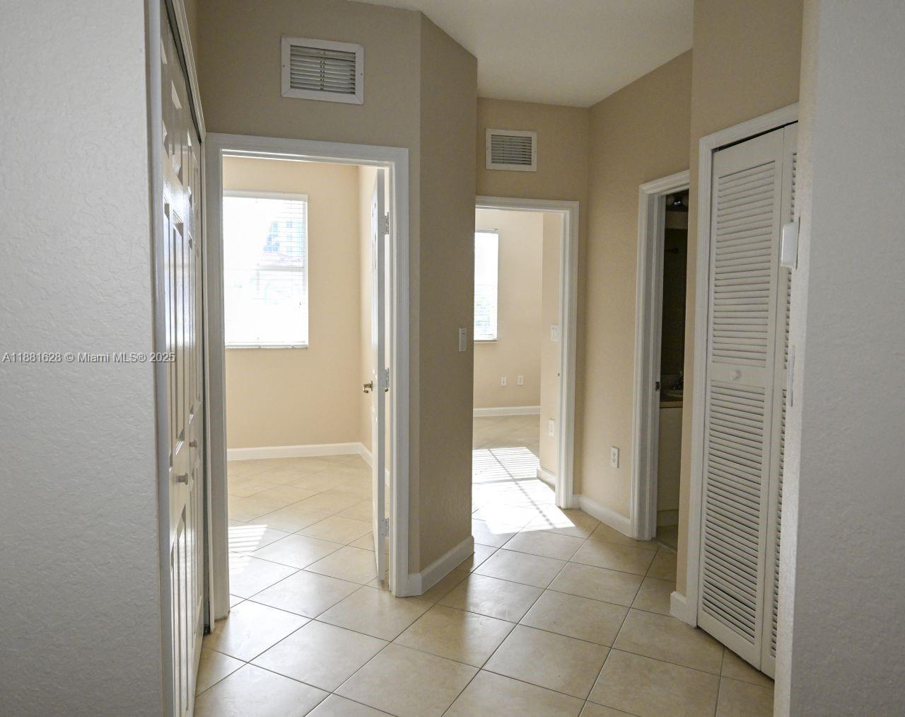 ISLANDS AT DORAL 1ST ADDN - Residential Lease