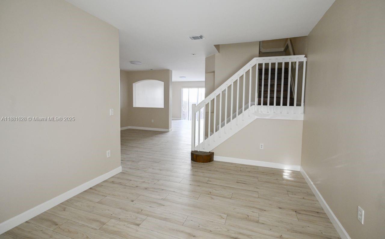 ISLANDS AT DORAL 1ST ADDN - Residential Lease