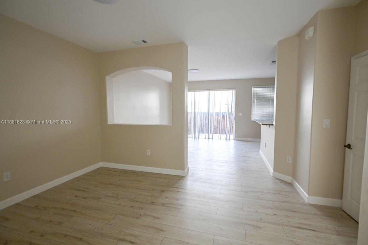ISLANDS AT DORAL 1ST ADDN - Residential Lease