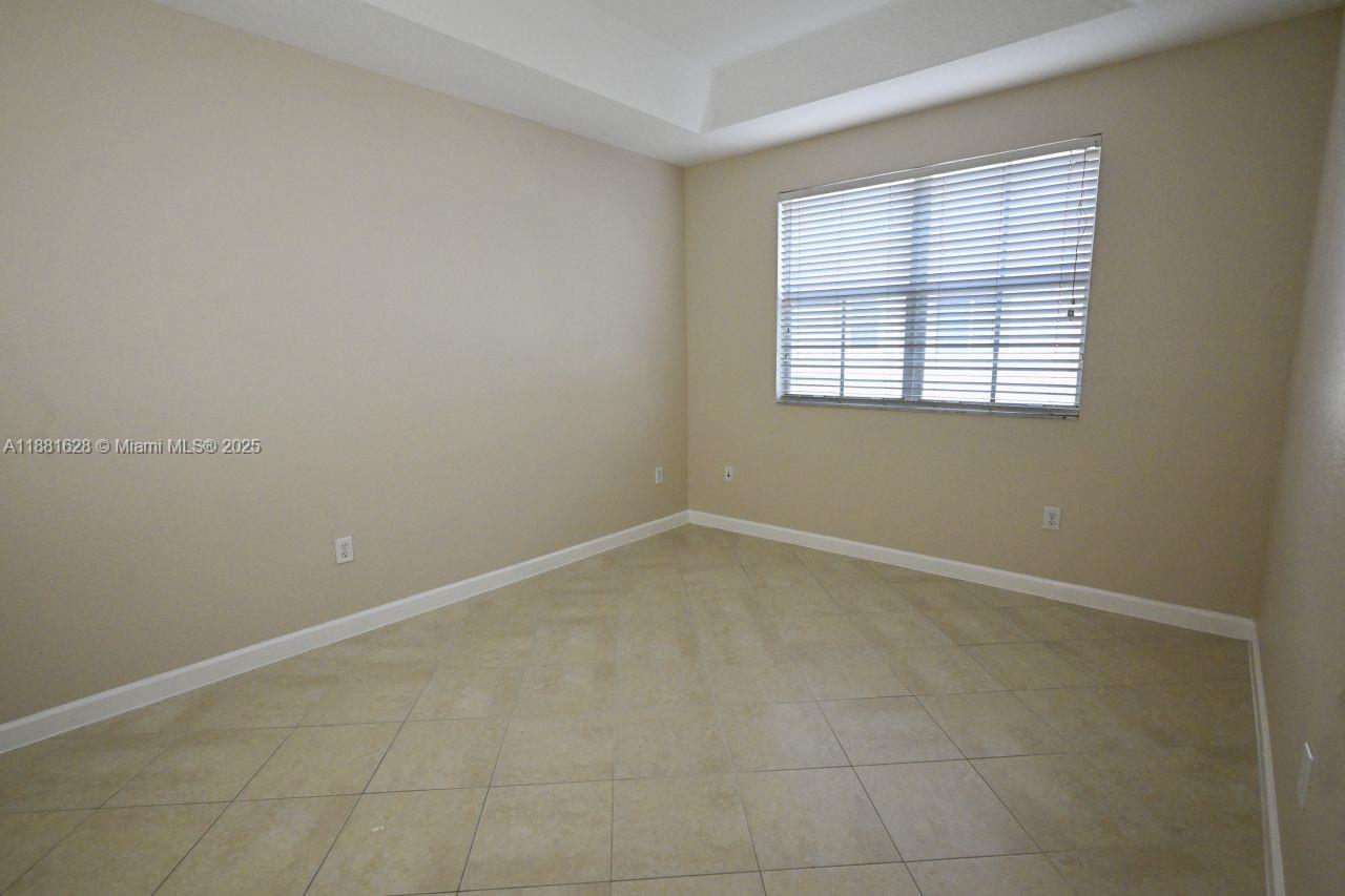 ISLANDS AT DORAL 1ST ADDN - Residential Lease