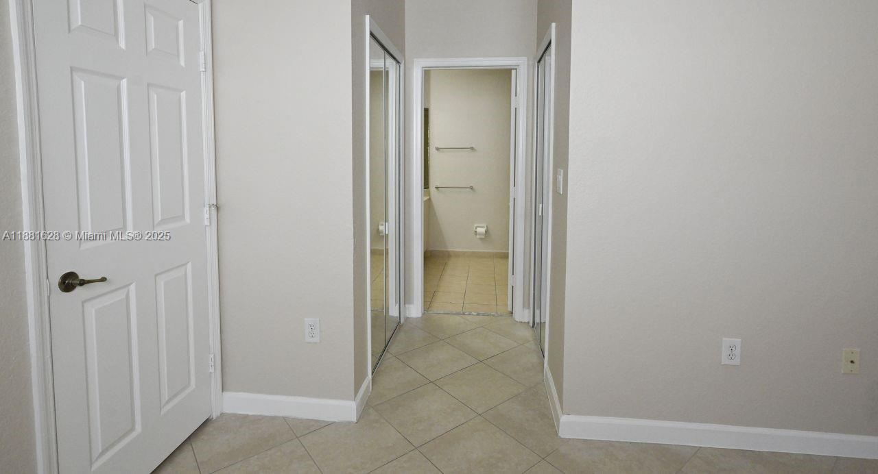 ISLANDS AT DORAL 1ST ADDN - Residential Lease