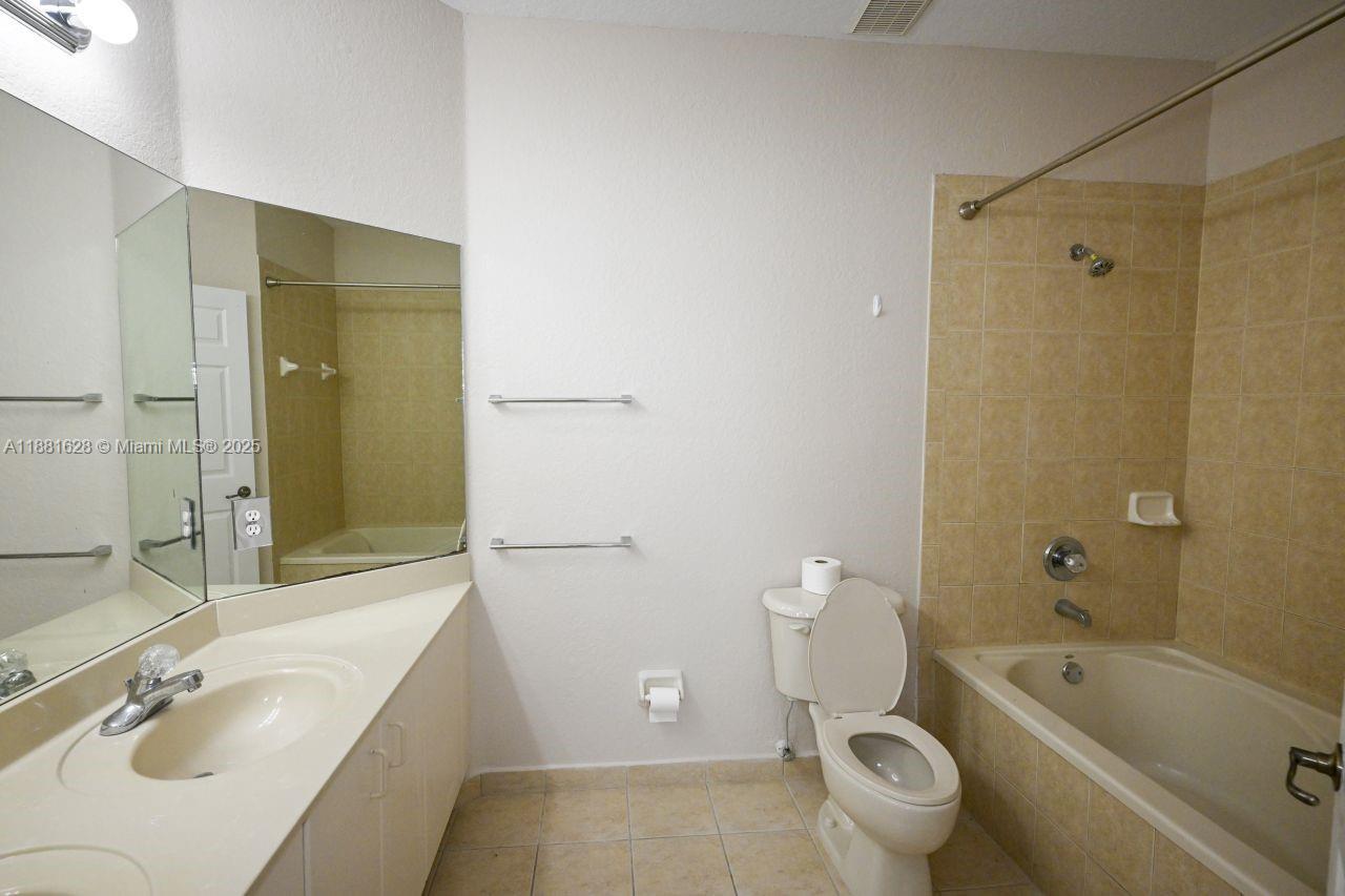 ISLANDS AT DORAL 1ST ADDN - Residential Lease