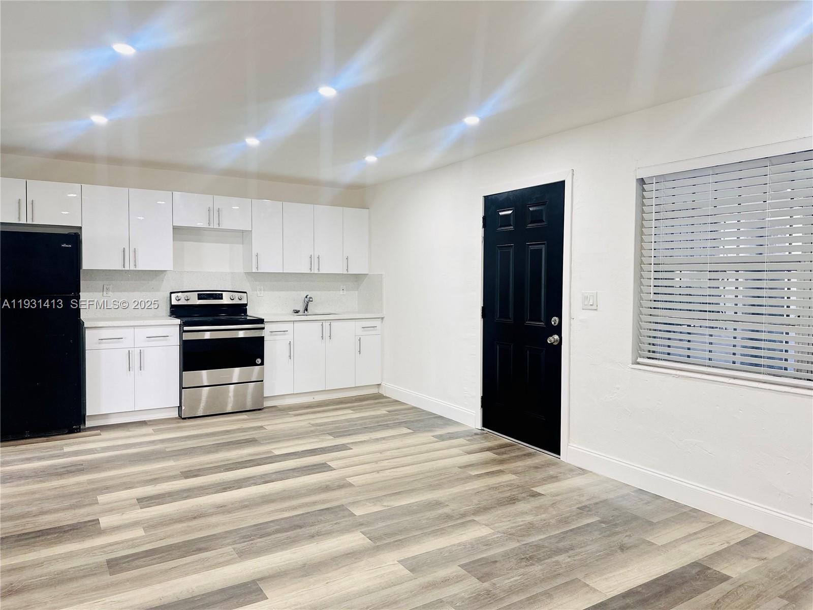 HIGHLAND PARK - Residential Lease