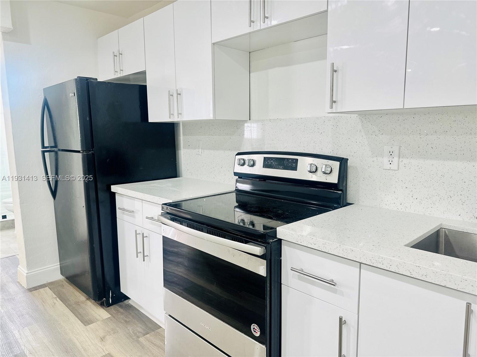 HIGHLAND PARK - Residential Lease