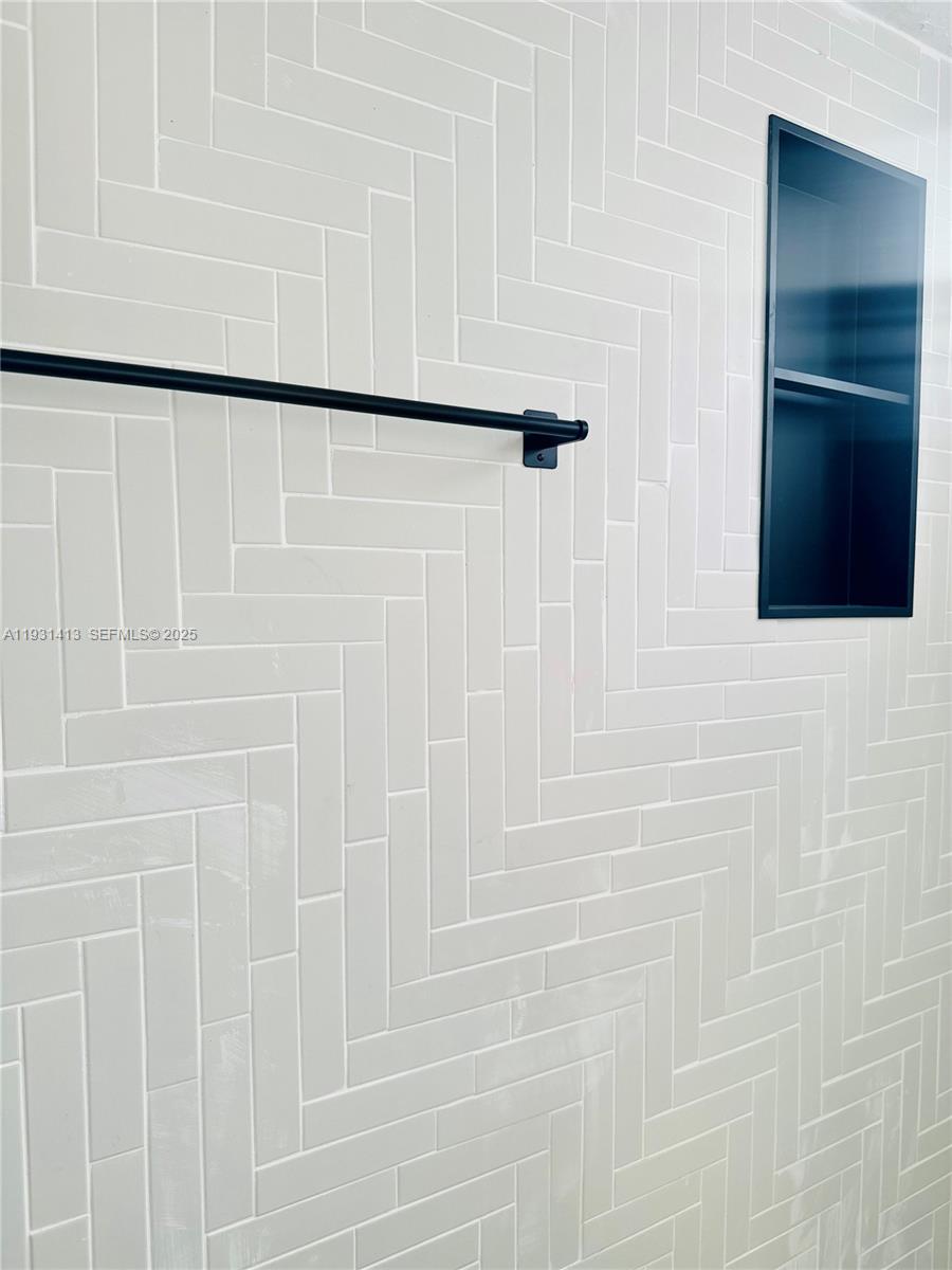 HIGHLAND PARK - Residential Lease