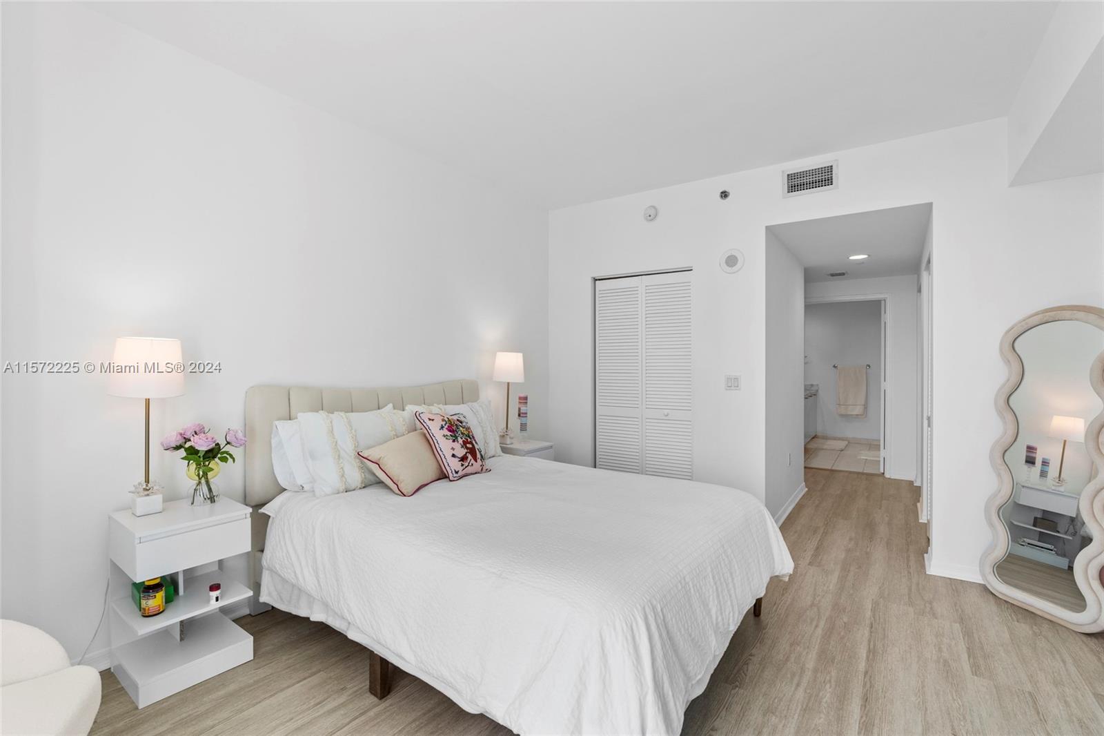 THE PLAZA 901 BRICKELL CO - Residential