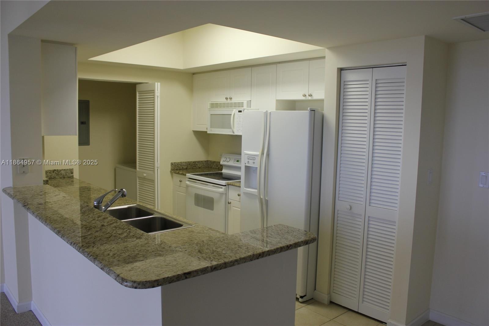 TURNBERRY ON THE GREEN - Residential Lease