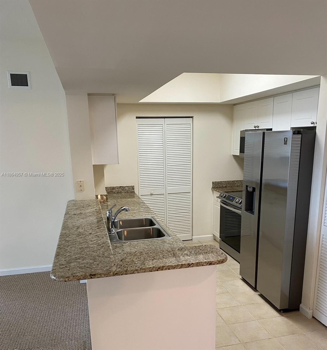 TURNBERRY ON THE GREEN - Residential Lease