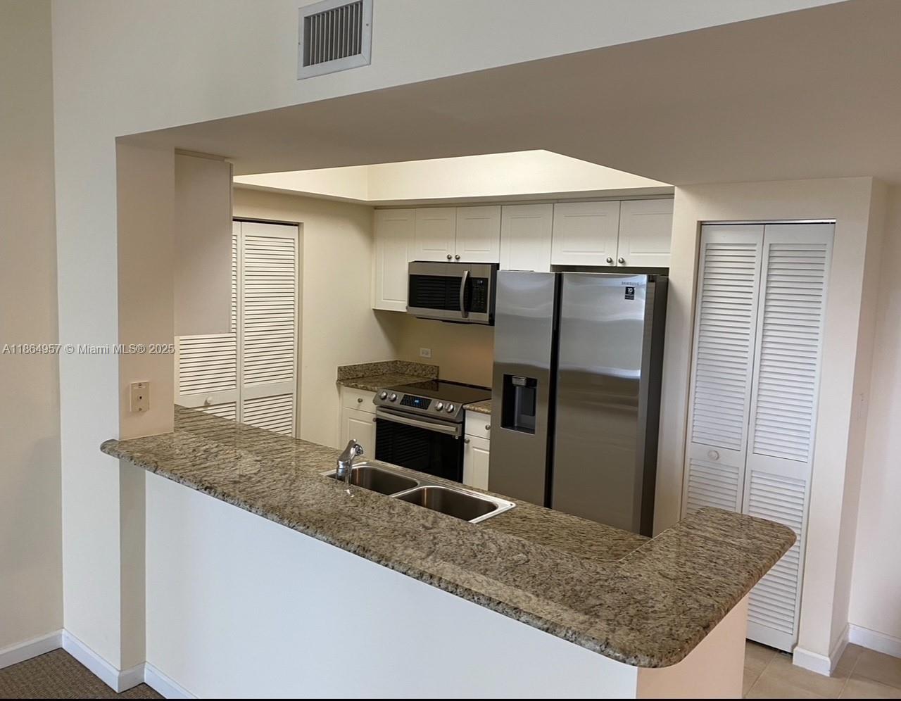 TURNBERRY ON THE GREEN - Residential Lease